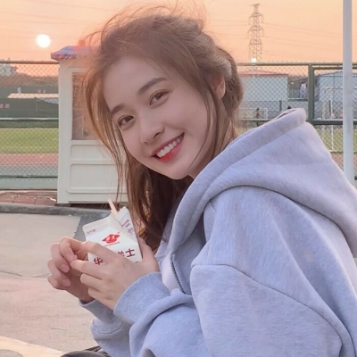 干净又好看的气质头像(24张)