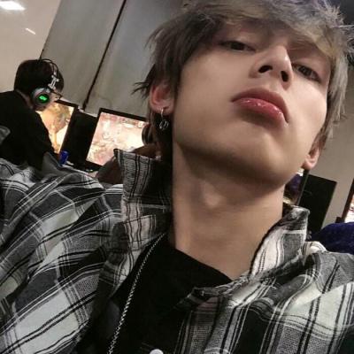 很独特的头像图片男生(精选28张)