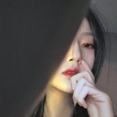 很独特的头像图片女(精选17张)