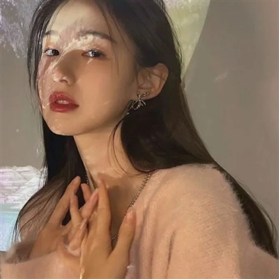 安静又温柔又沉稳的女生头像(精选24张)