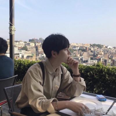 微信头像百看不腻的男(精选24张)