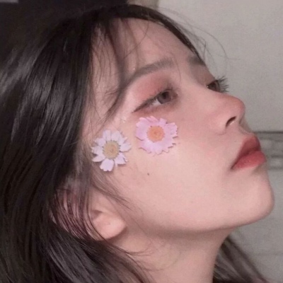 一看就让人心疼的女生头像(精选22张)