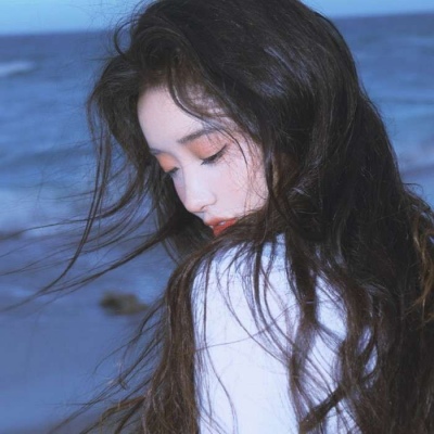 一看就让人心疼的女生头像(精选22张)