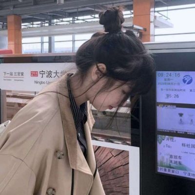 满眼都是遗憾的头像女(24张)