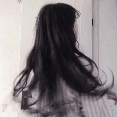 让人心碎到哭的头像女背影(精选30张)