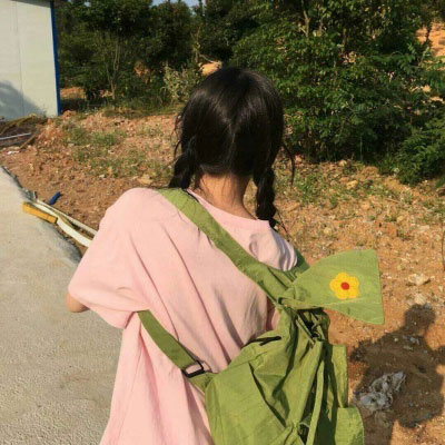 让人心碎到哭的头像女背影(精选30张)