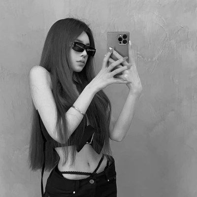 2023年最霸气黑白头像(精选24张)