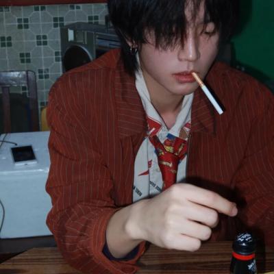 帅气酷到爆的男生头像(21张)