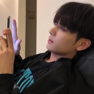 帅气酷到爆的男生头像(21张)