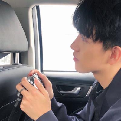 帅气酷到爆的男生头像(21张)