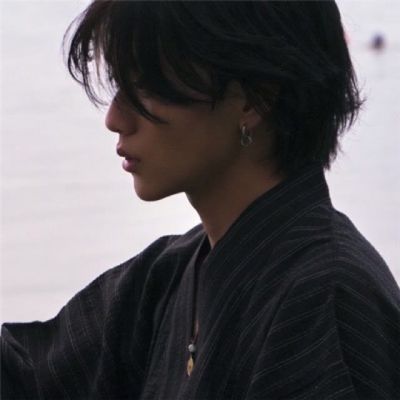 最近比较火的男生头像(27张)