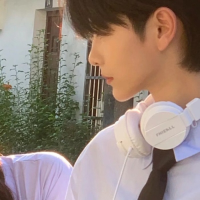 最近比较火的男生头像(27张)