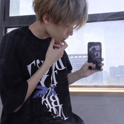 最近比较火的男生头像(27张)