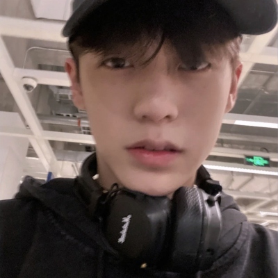 最近比较火的男生头像(27张)