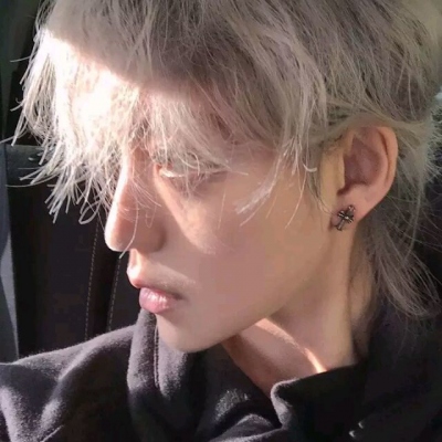 最近比较火的男生头像(27张)