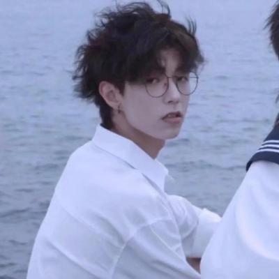 高清2023最火情侣头像一男一女图片(精选20张)