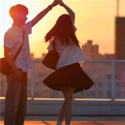 微信头像真人情侣2023最火图片(26张)