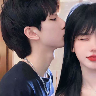 微信头像真人情侣2023最火图片(26张)