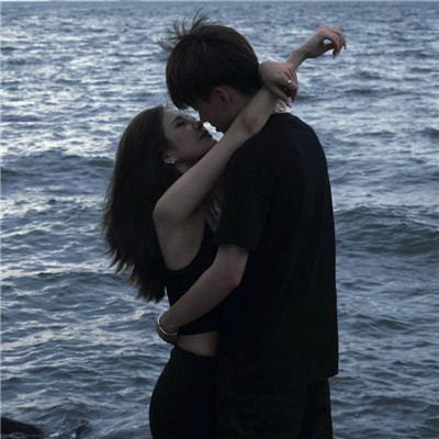 微信头像真人情侣2023最火图片(26张)