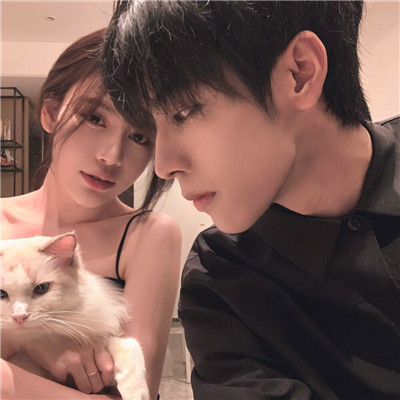 微信头像真人情侣2023最火图片(26张)