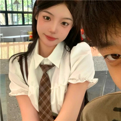 微信头像真人情侣2023最火图片(26张)