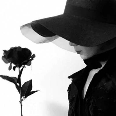 成熟御姐黑白头像(精选24张)