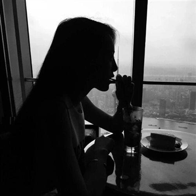 成熟御姐黑白头像(精选24张)