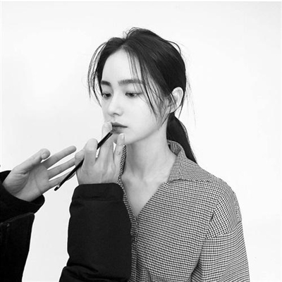 成熟御姐黑白头像(精选24张)