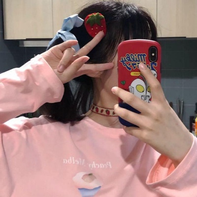 2023年最火挡脸女生头像图片(22张)