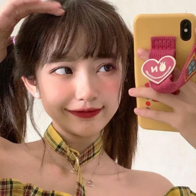 2023年最火挡脸女生头像图片(22张)