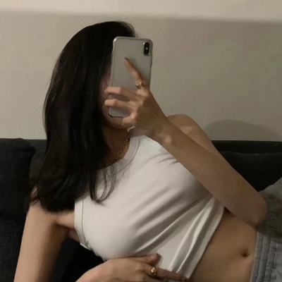 2023年最火挡脸女生头像图片(22张)