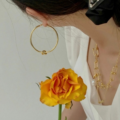 2023年最火挡脸女生头像图片(22张)