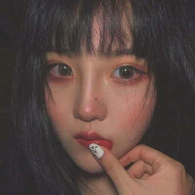 高清伤心流泪的女生头像图片(18张)