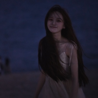 蓝色系清新文艺高清女头图片(21张)