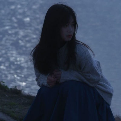 蓝色系清新文艺高清女头图片(21张)