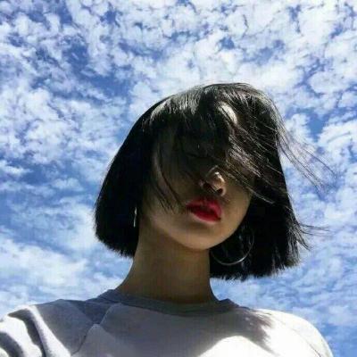 蓝色系清新文艺高清女头图片(21张)