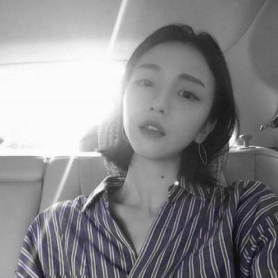 高清好看的女生霸气头像黑白高冷图片(精选24张)