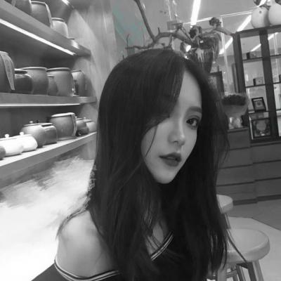 高清好看的女生霸气头像黑白高冷图片(精选24张)