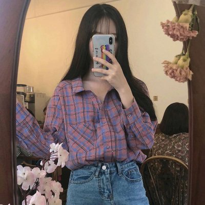 高清漂亮拿手机自拍的女头图片(精选24张)