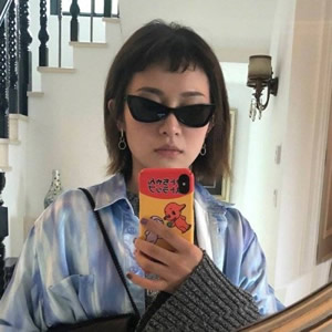 高清好看的霸气女头像社会冷酷图片(24张)