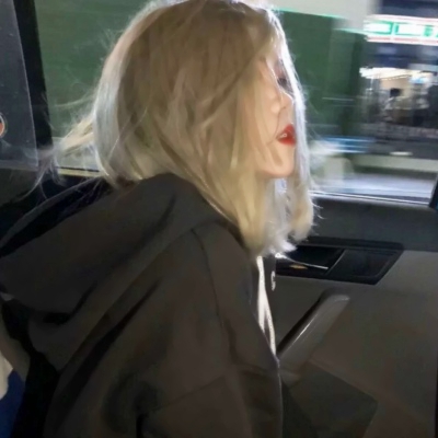 高清好看的霸气女头像社会冷酷图片(24张)