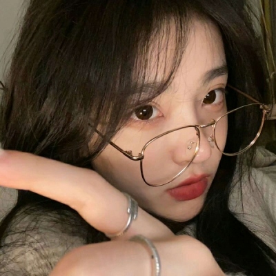 高清有魅力的女生好看头像图片(24张)