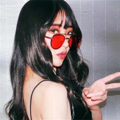 高清好看的时尚微信头像女生高冷图片(精选24张)