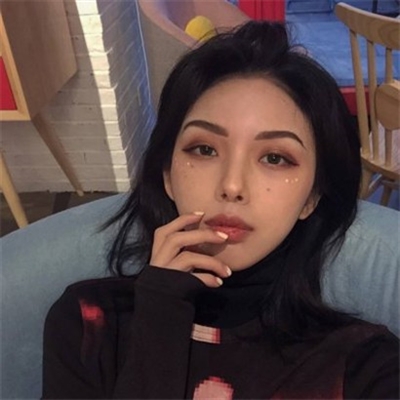 高清好看的时尚微信头像女生高冷图片(精选24张)