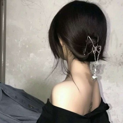 高清好看的时尚微信头像女生高冷图片(精选24张)