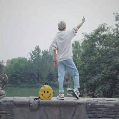 qq头像情侣背影一男一女图片(精选30张)