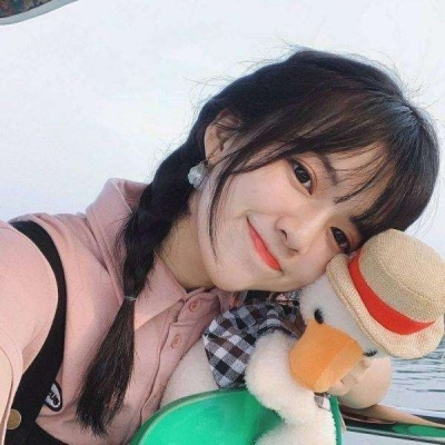 高清又温柔又淑女的女生头像(24张)