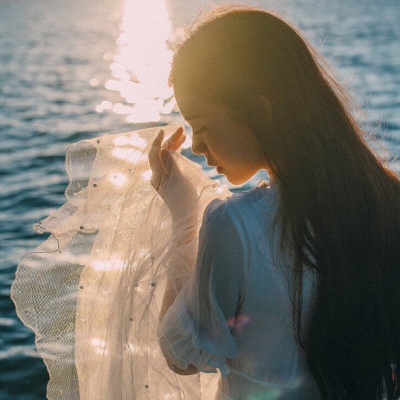 高清又温柔又淑女的女生头像(24张)