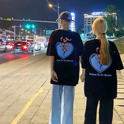 高清潮流情侣头像两张图片(24张)