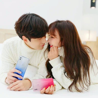 2023一左一右最潮情侣头像两张(24张)